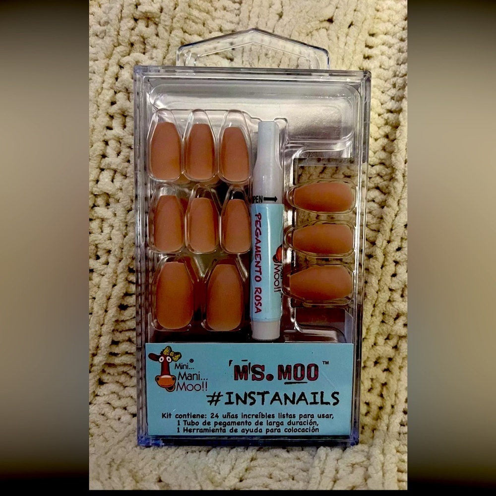Ms. Moo Instanails, NIB